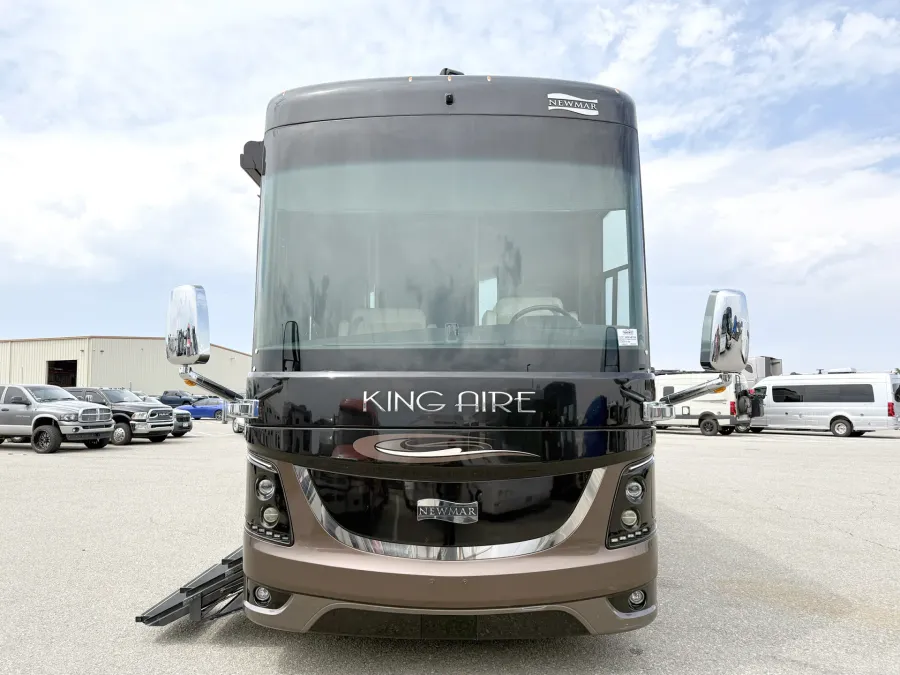 2018 Newmar King Aire 4553 | Photo 24 of 33