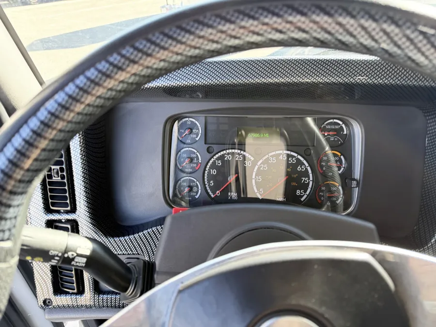 2023 Freightliner M2 106 Summit Hauler | Photo 6 of 22