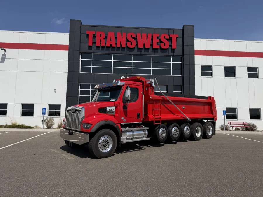 2027 Western Star 47X | Photo 1 of 8