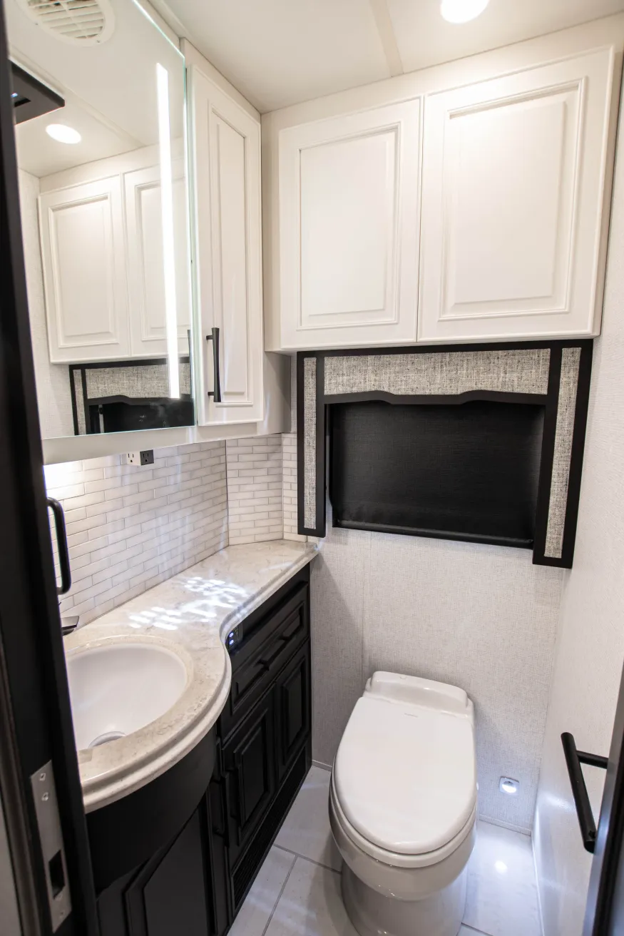 2026 Newmar Summit Aire 4505 | Photo 19 of 27