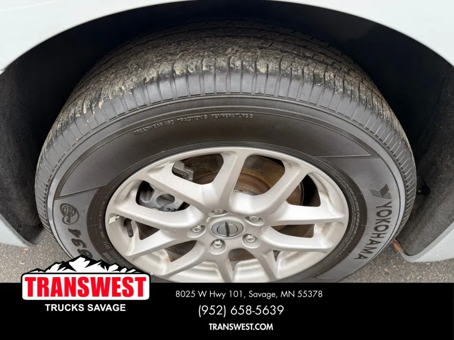 2024 Chrysler Voyager LX | Photo 17 of 23