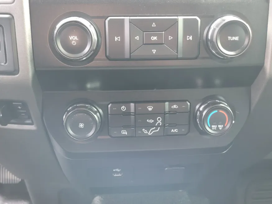 2019 Ford Super Duty F-350 SRW | Photo 15 of 23