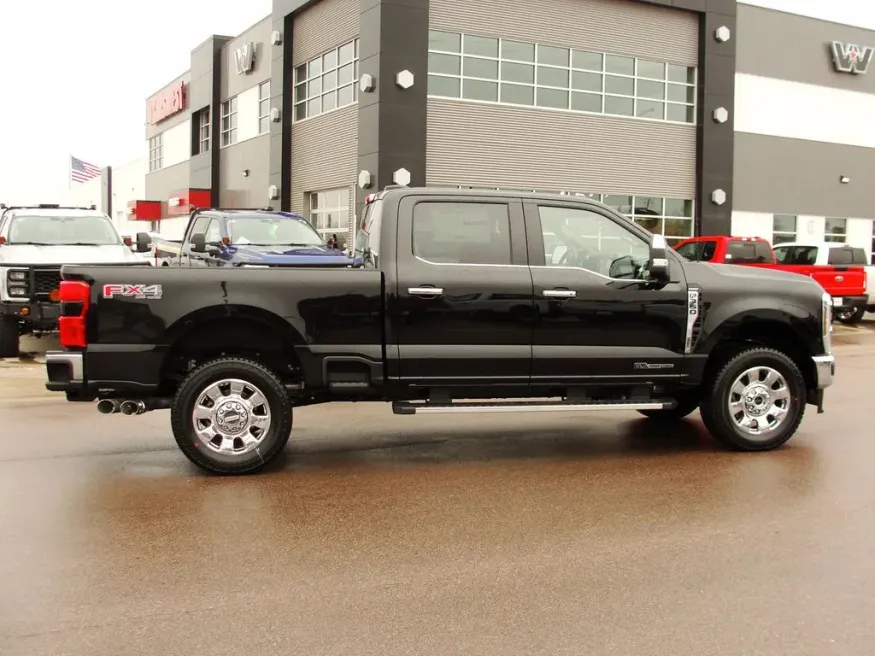 2026 Ford Super Duty F-350 | Photo 10 of 28