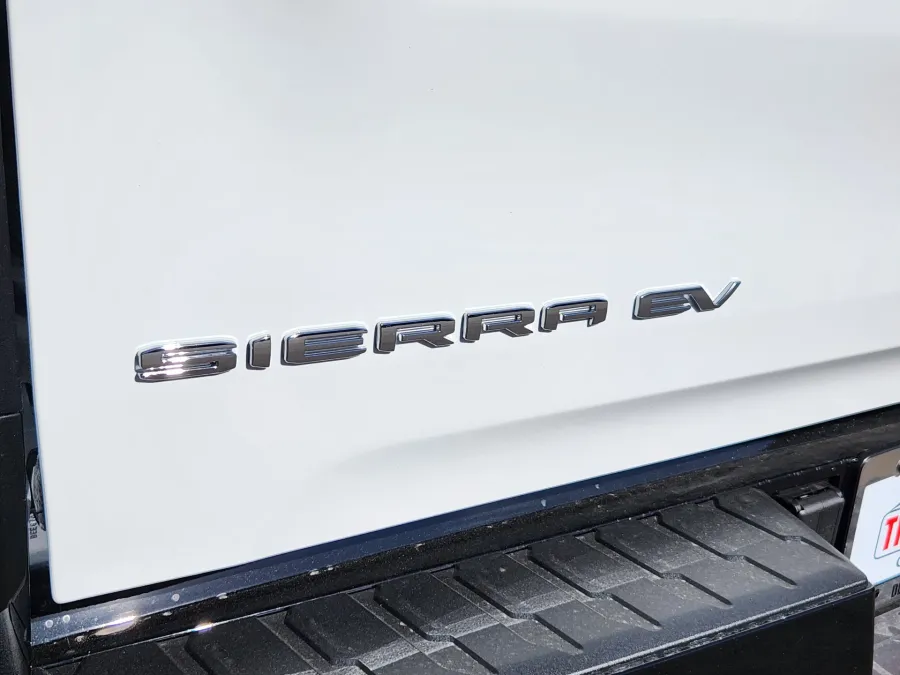 2026 GMC Sierra EV Extended Range AT4 | Photo 13 of 29