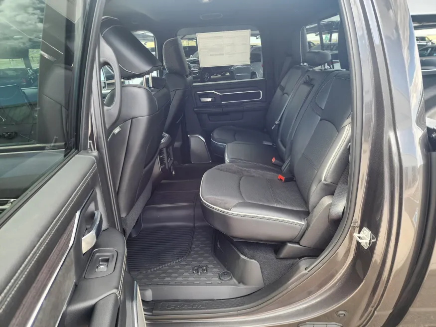 2025 RAM 3500 Laramie | Photo 12 of 26