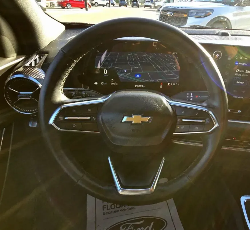 2025 Chevrolet Equinox | Photo 14 of 30