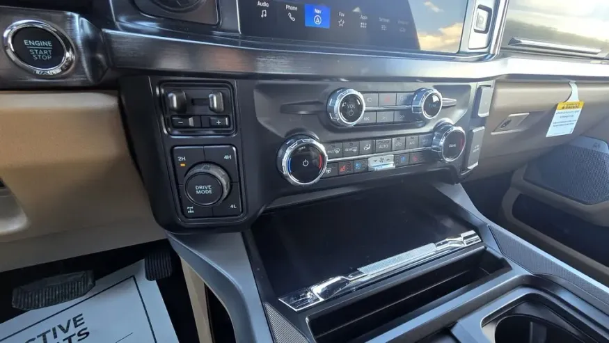 2026 Ford Super Duty F-350 | Photo 25 of 33