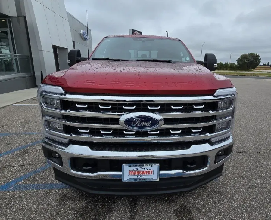 2026 Ford Super Duty F-350 | Photo 2 of 30