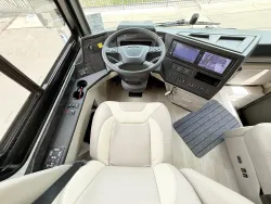 2026 Newmar Dutch Star 4369 | Thumbnail Photo 7 of 34