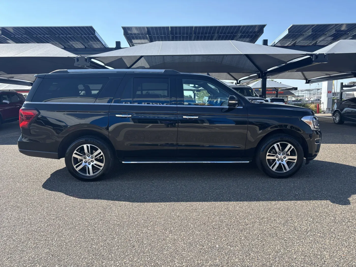 2023 Ford Expedition Max Limited | Photo 5 of 24
