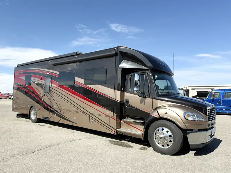 2019 Renegade Verona LE 40LRB