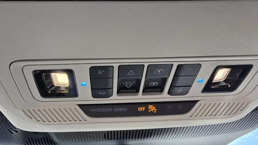 2025 Ford Explorer | Photo 29 of 35