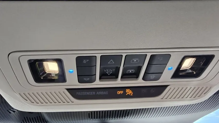 2025 Ford Explorer | Photo 29 of 35