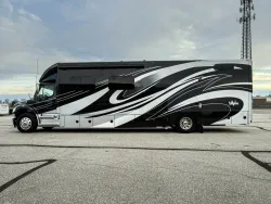 2018 Renegade Verona 40VBH | Thumbnail Photo 1 of 26