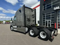 2020 Freightliner Cascadia | Thumbnail Photo 7 of 16