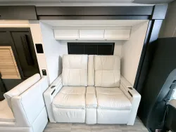 2026 Newmar Freedom Aire 2515 | Thumbnail Photo 9 of 23