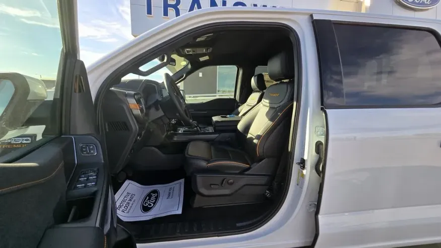 2025 Ford F-150 | Photo 15 of 34