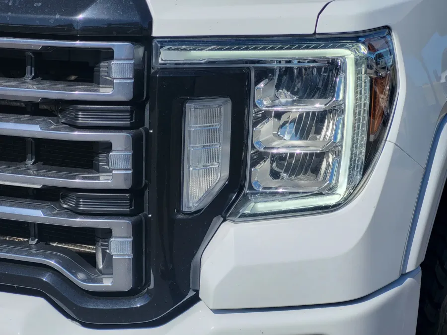 2023 GMC Sierra 2500HD AT4 | Photo 7 of 24