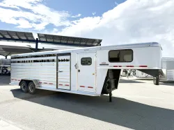 2026 Logan Coach Stock Combo | Thumbnail Photo 1 of 18