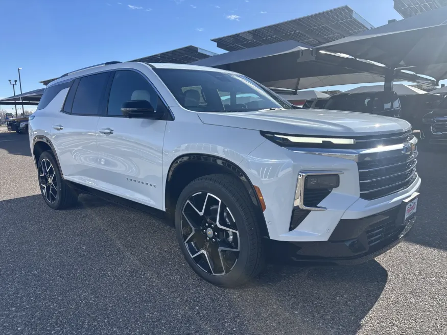2026 Chevrolet Traverse AWD High Country | Photo 6 of 24