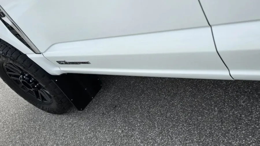 2024 Ford F-250 | Photo 2 of 38