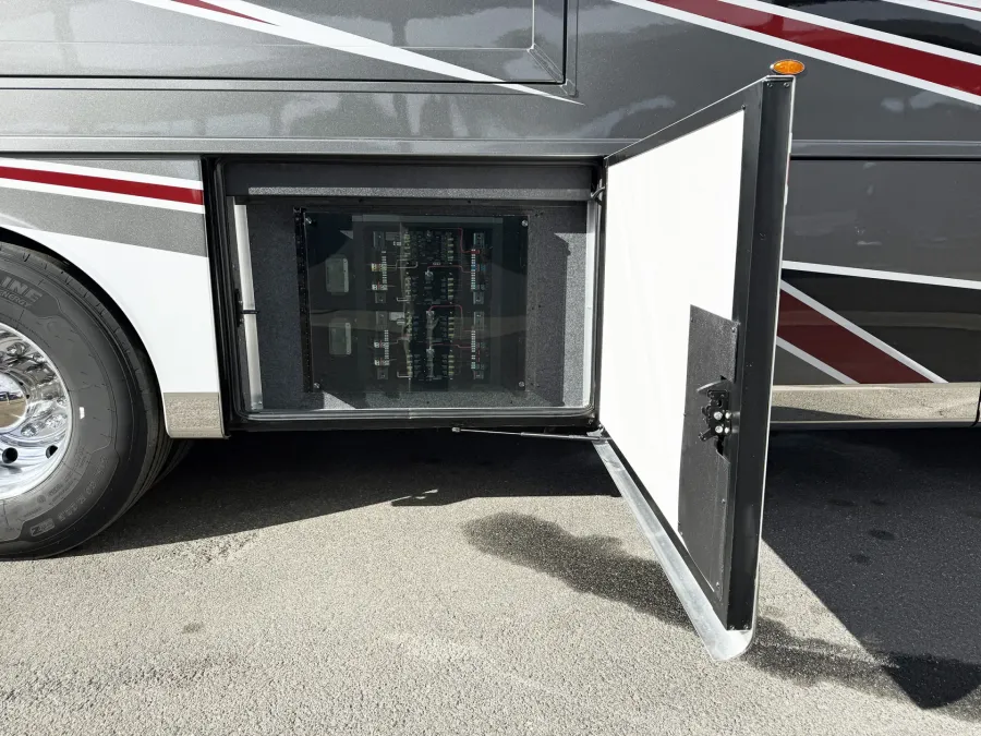 2025 Newmar Dutch Star 4369 | Photo 29 of 33