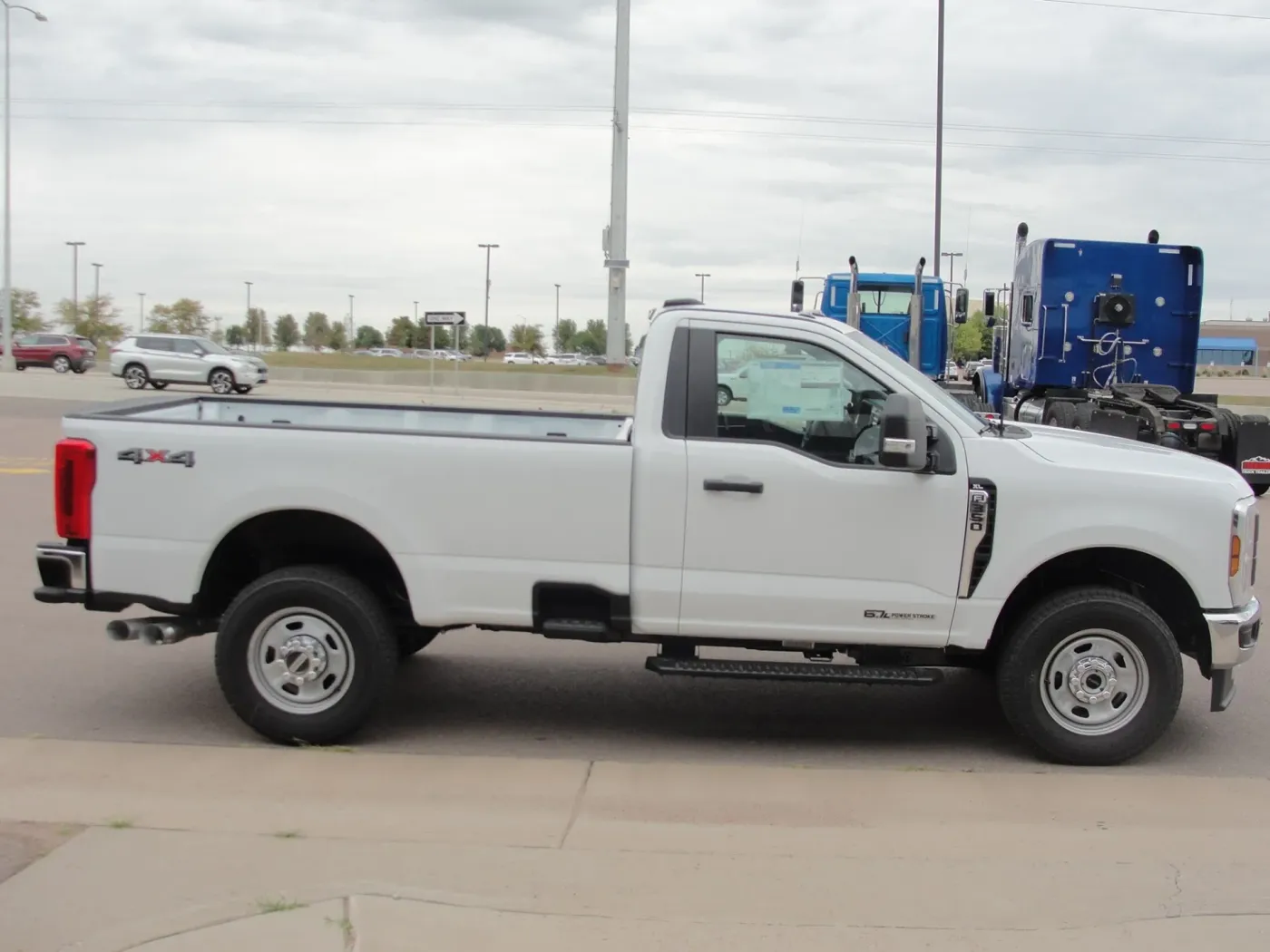 2026 Ford F-350 | Photo 4 of 14