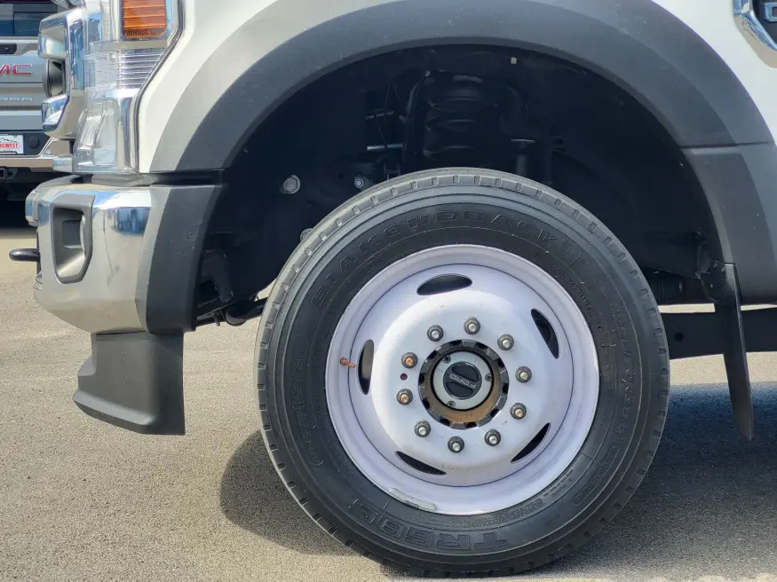 2022 Ford Super Duty F-550 | Photo 8 of 24