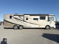 2019 Newmar Ventana 4037 | Thumbnail Photo 3 of 31