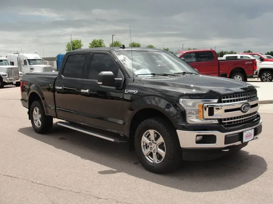 2019 Ford F-150 XLT | Photo 6 of 13