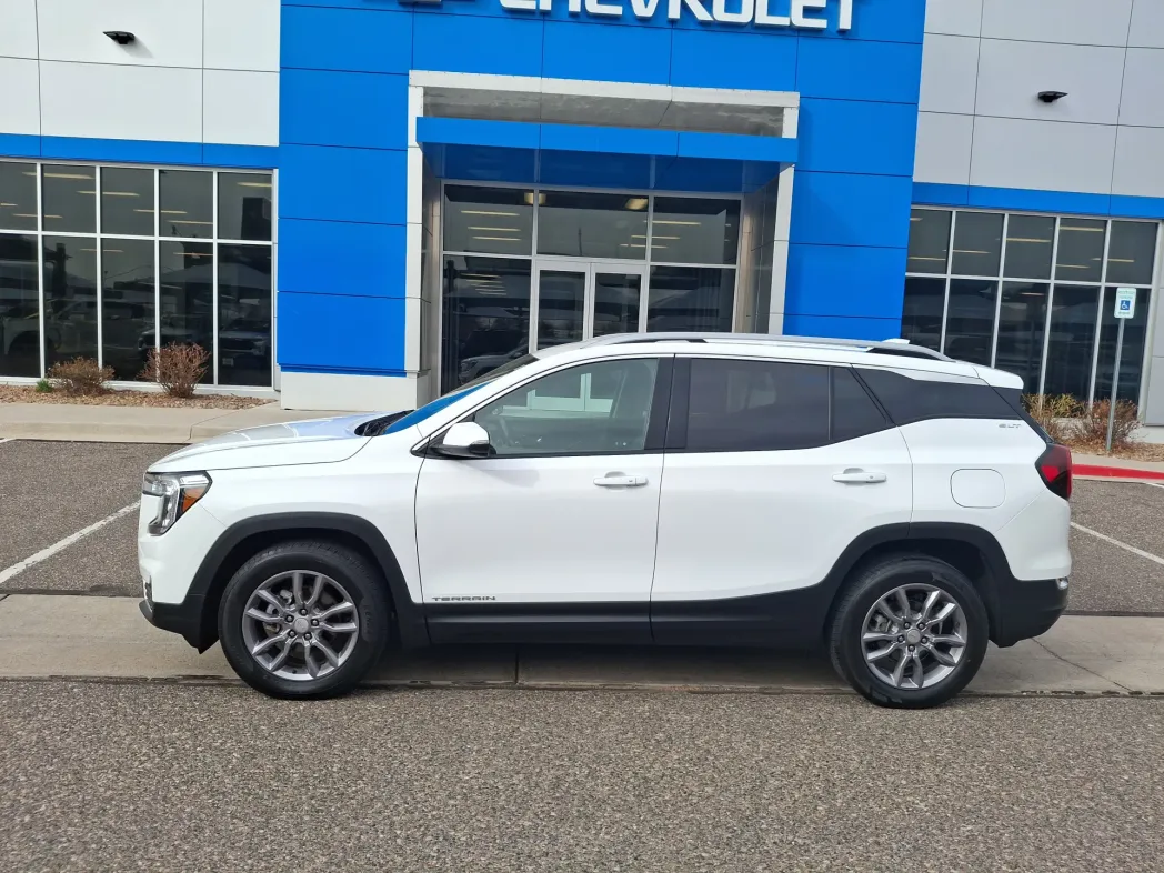 2024 GMC Terrain SLT 