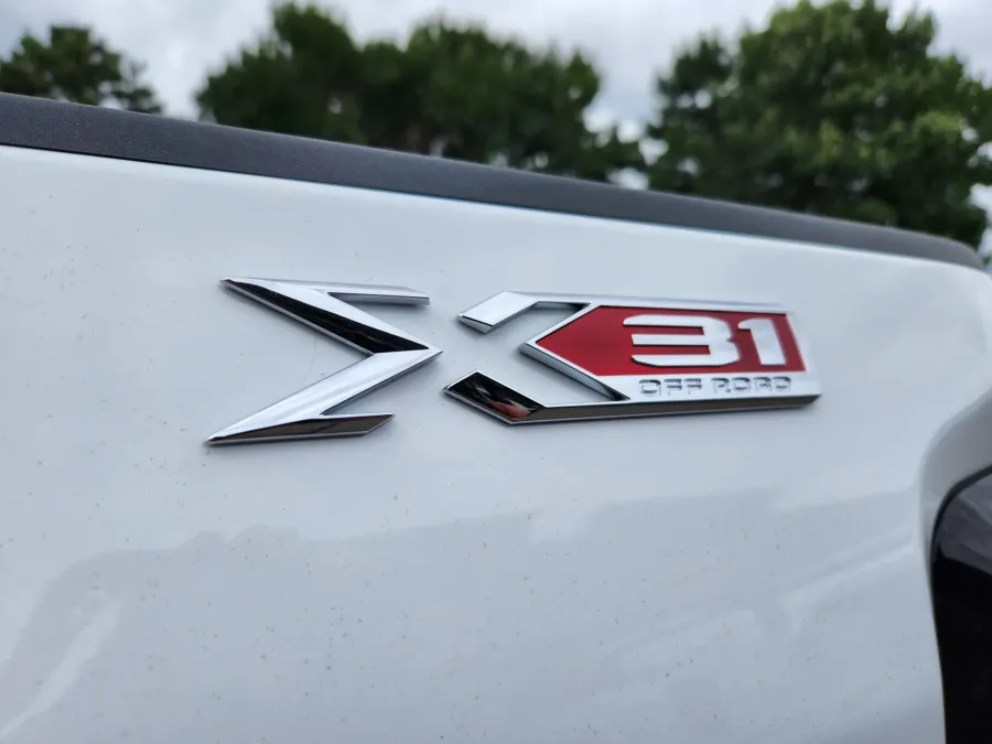 2026 GMC Sierra 2500HD SLE | Photo 12 of 30