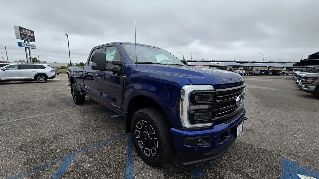 2026 Ford Super Duty F-350 | Photo 5 of 37