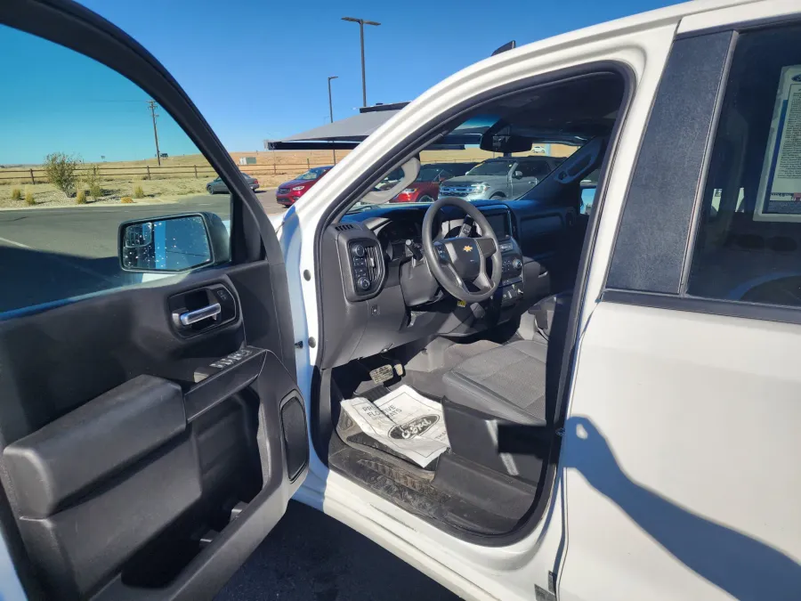 2020 Chevrolet Silverado 1500 Custom | Photo 10 of 25