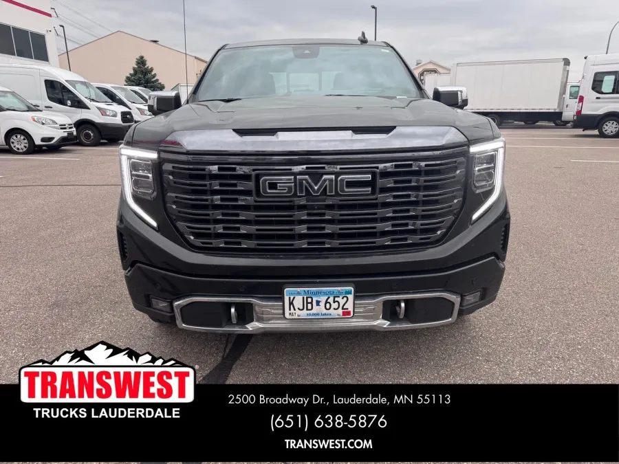 2023 GMC Sierra 1500 Denali Ultimate | Photo 7 of 18