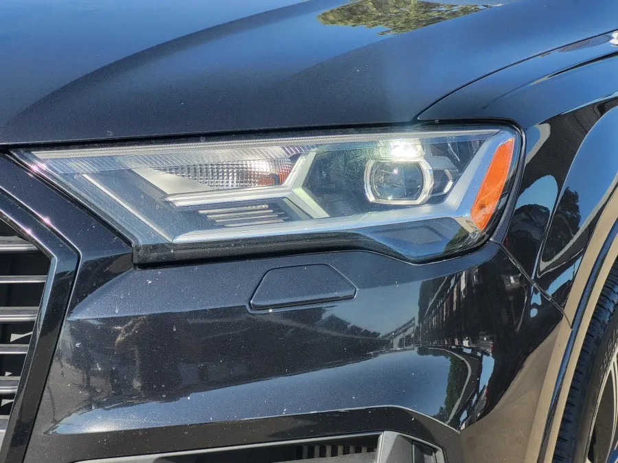2020 Audi Q7 Premium Plus | Photo 7 of 26