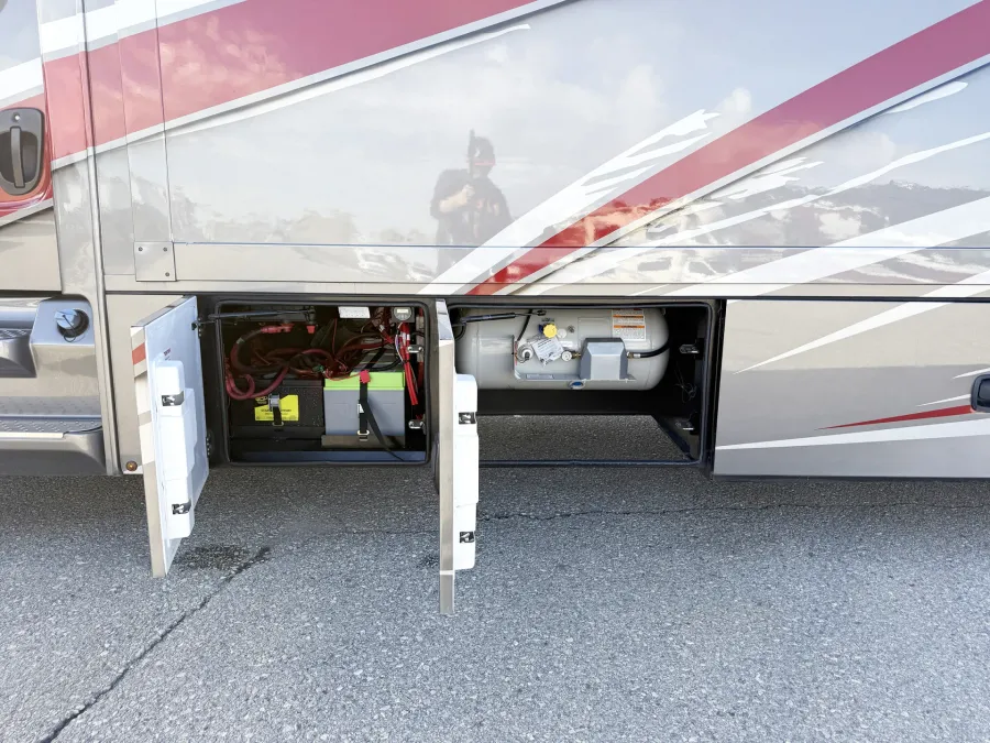 2022 Renegade Valencia 38RB | Photo 32 of 31