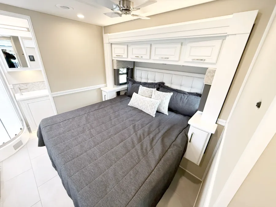 2026 Renegade Verona LE 40LRB | Photo 16 of 31