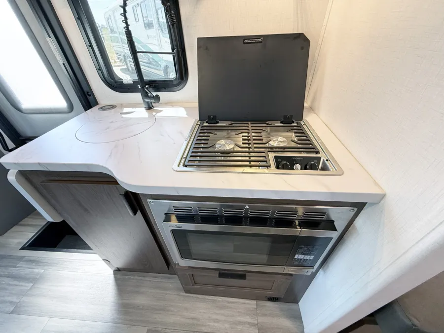 2024 Forest River Sunseeker 2370 | Photo 10 of 23