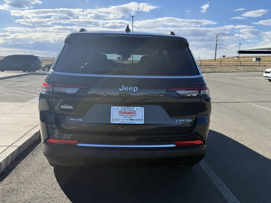 2023 Jeep Grand Cherokee L Limited | Photo 6 of 17