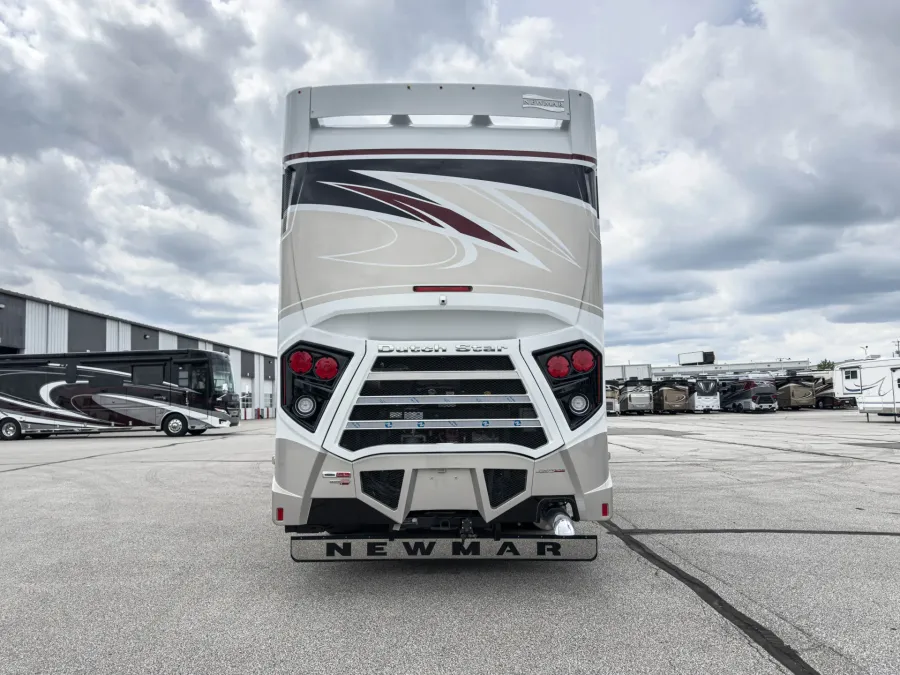 2026 Newmar Dutch Star 4369 | Photo 5 of 43
