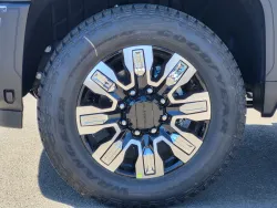 2026 GMC Sierra 2500HD Denali | Thumbnail Photo 9 of 25