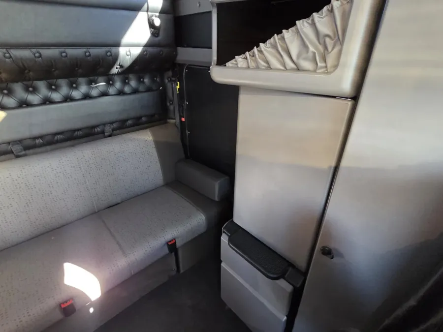 2026 Kenworth W900 | Photo 15 of 17