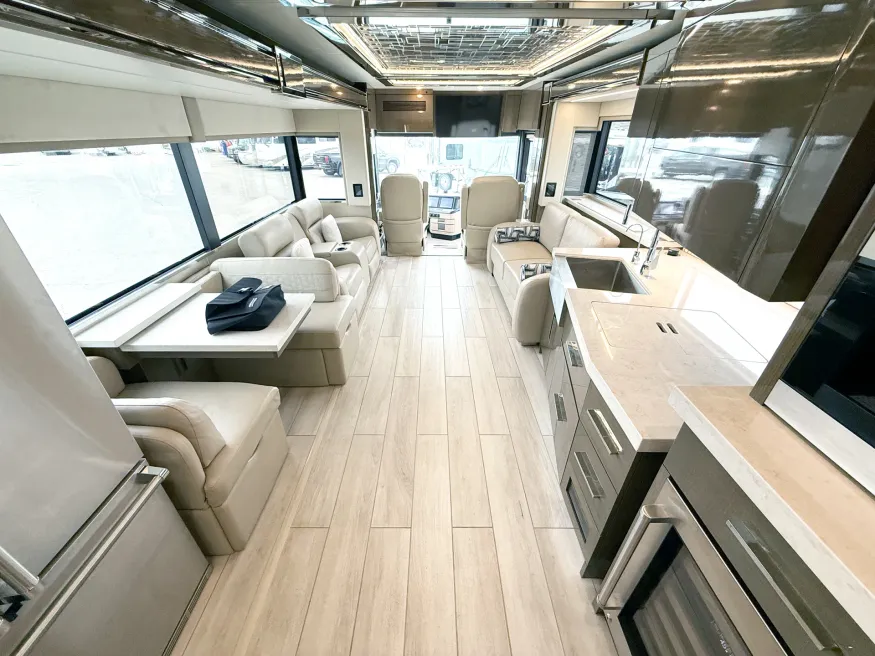 Used 2024 Newmar King Aire 4596 in Frederick, CO - Class A RV