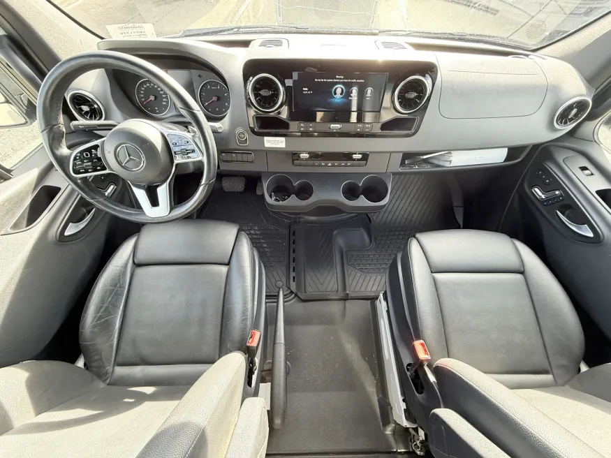 2021 Storyteller Mode 4x4 | Photo 6 of 16