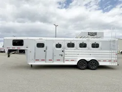 2026 Logan Coach Riot 4HGN | Thumbnail Photo 12 of 18