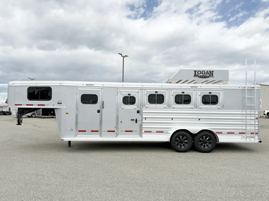 2026 Logan Coach Riot 4HGN | Photo 12 of 18