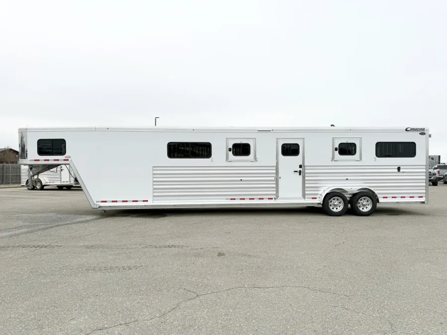 2026 Cimarron Norstar 4HGN Head to Head | Photo 16 of 22