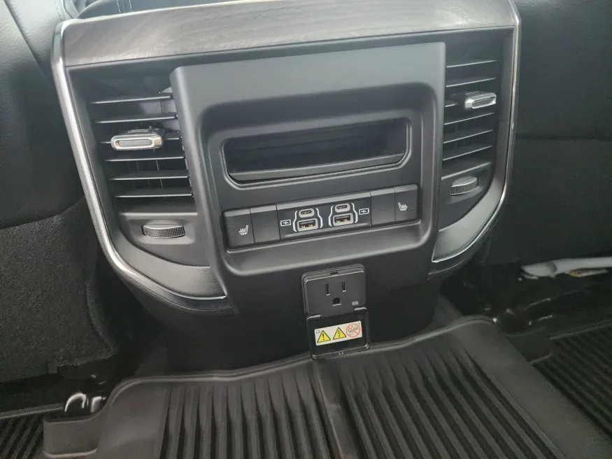 2025 RAM 3500 Laramie | Photo 25 of 26