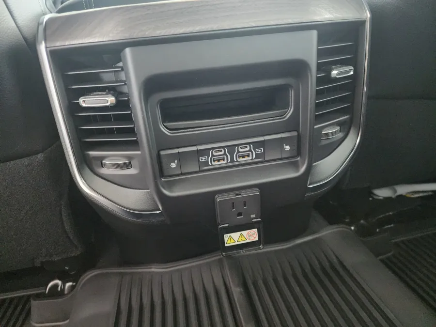 2025 RAM 3500 Laramie | Photo 25 of 26